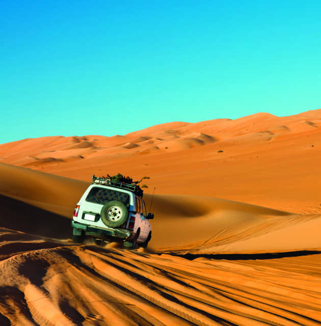 Landrover in Oman desert