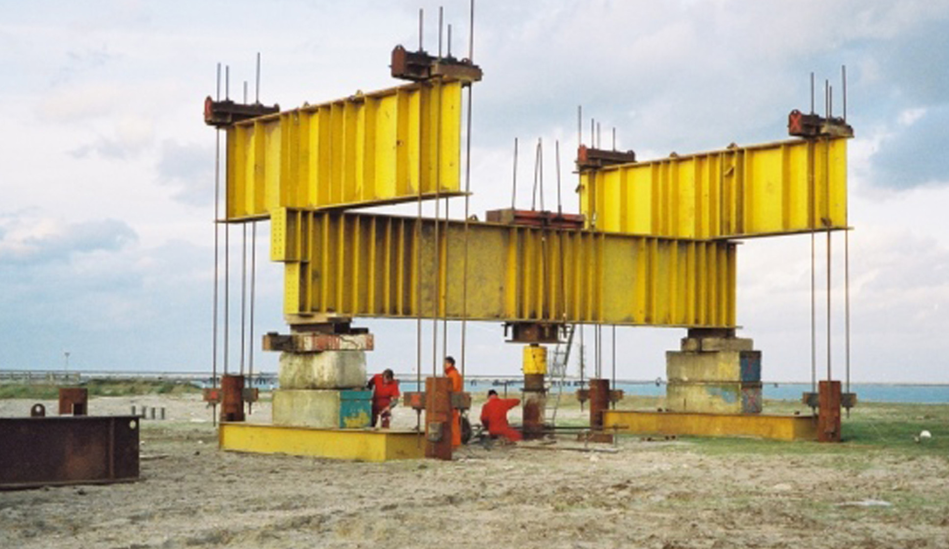 Field testing large metal foundations in dense marine sand at Dunkirk, N. France