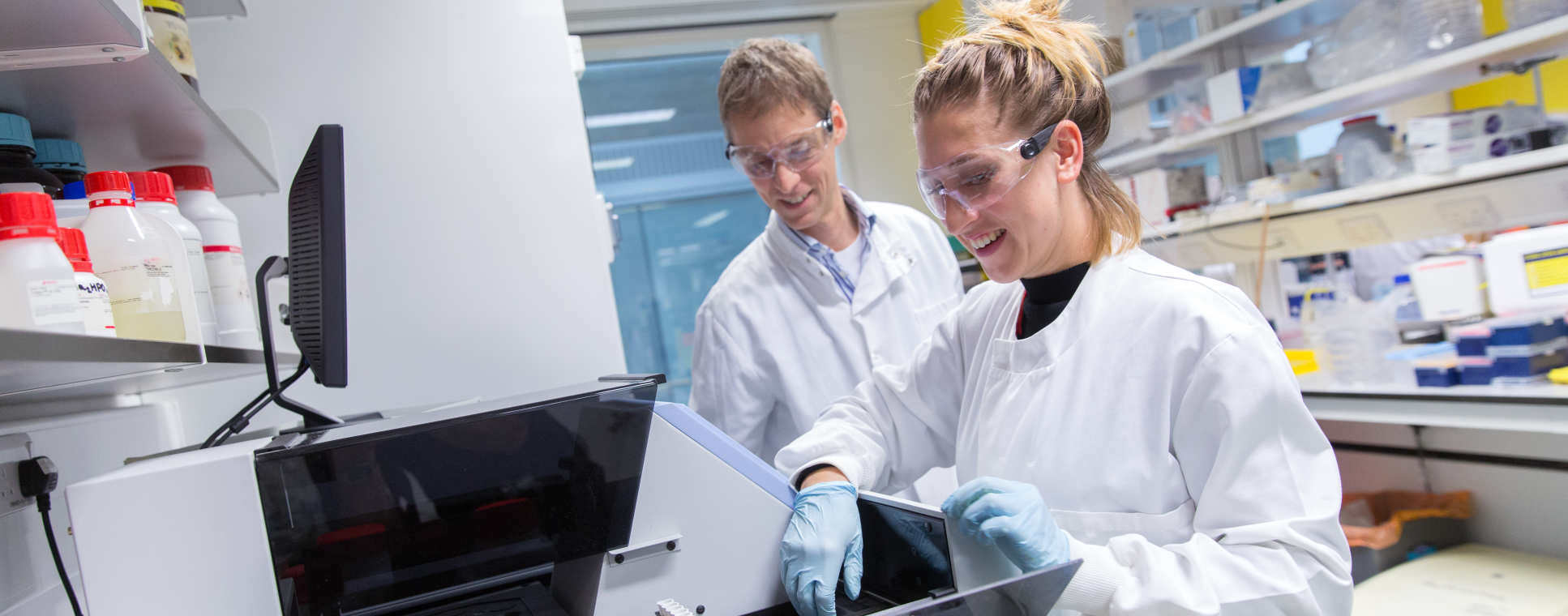 Professor Rutter and Ms Rebecca Callingham preparing samples for immunoassay of insulin