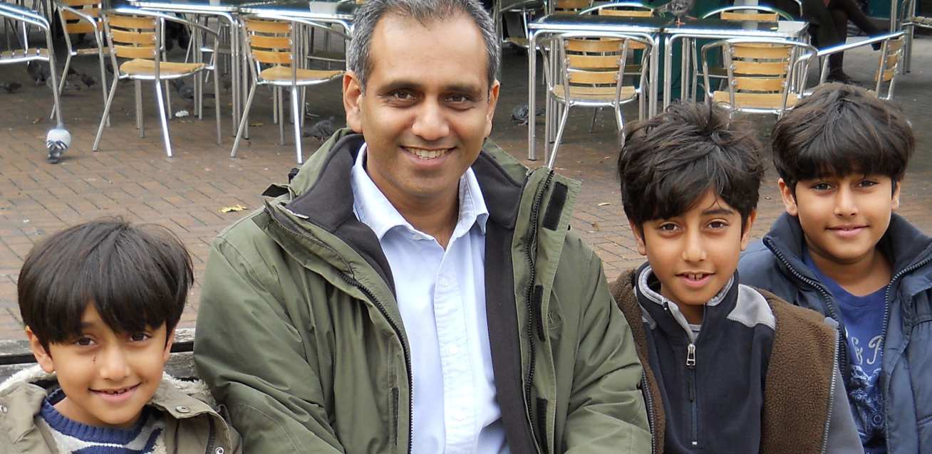 Rohan, Sarvesh, Amit and Aman Saini at London Zoo