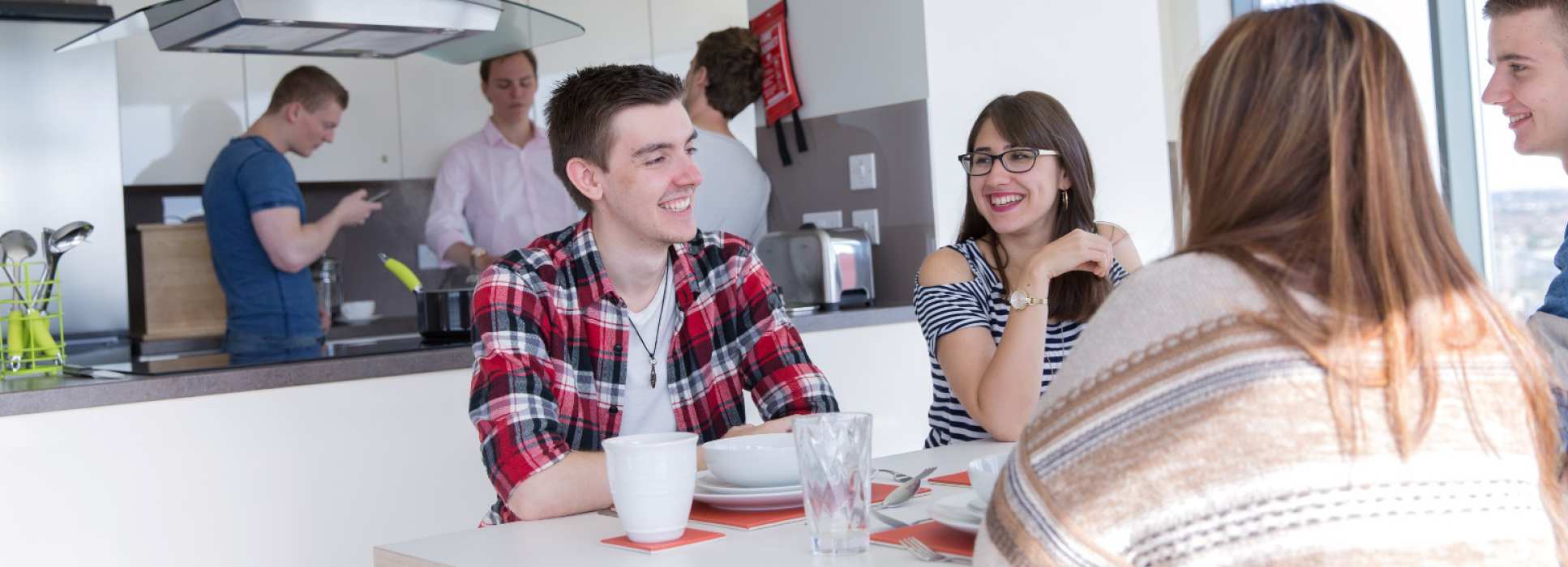 Students in kitchen at halls