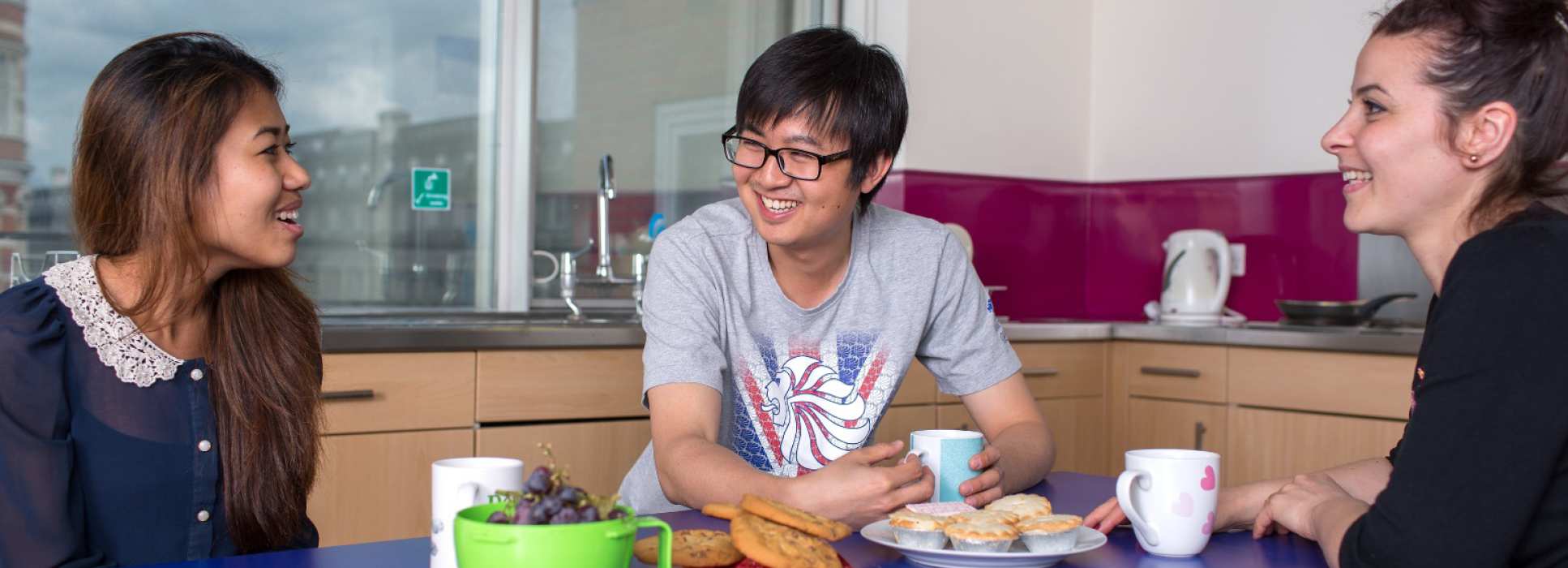 Students in kitchen at halls